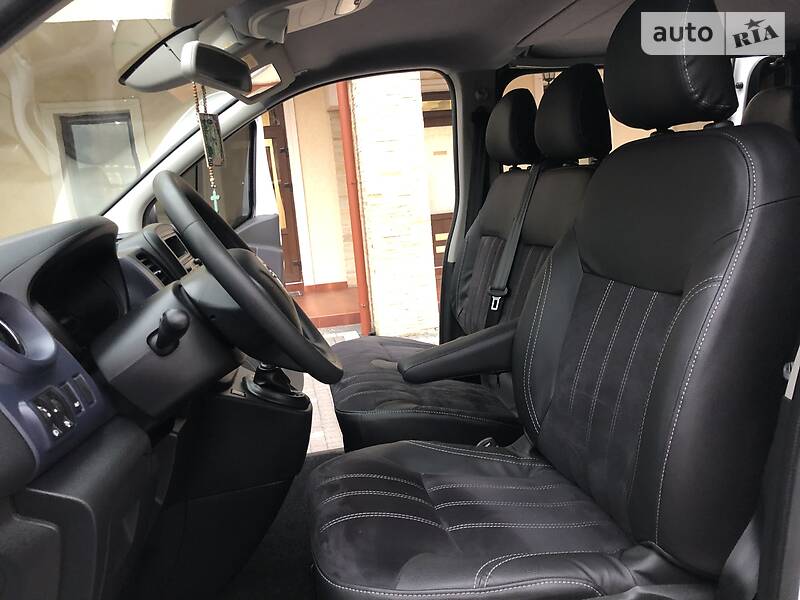 Вантажопасажирський фургон Opel Vivaro 2016 в Береговому