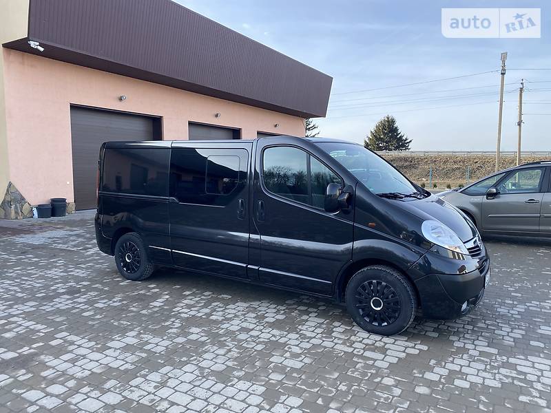 Універсал Opel Vivaro 2010 в Старокостянтинові