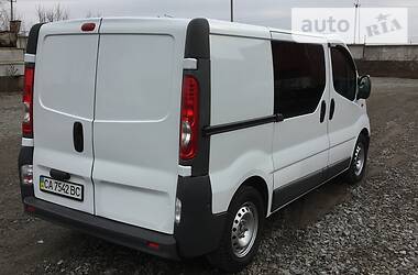 Вантажопасажирський фургон Opel Vivaro 2010 в 