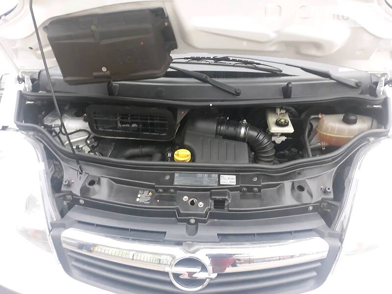 Вантажопасажирський фургон Opel Vivaro 2008 в Вінниці
