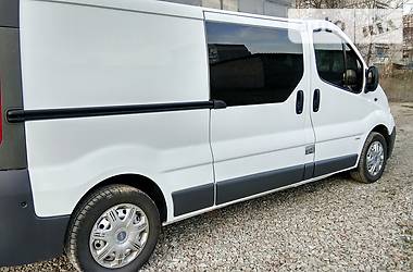 Грузопассажирский фургон Opel Vivaro 2008 в Первомайске