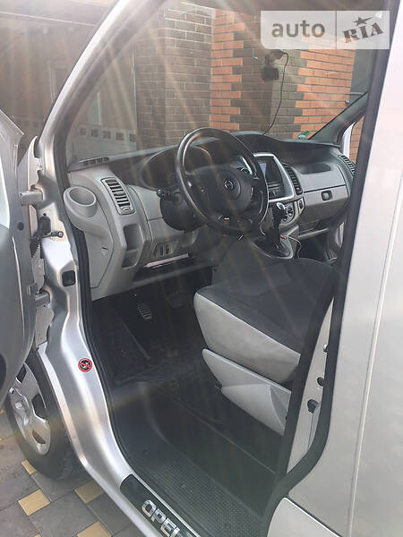 Вантажопасажирський фургон Opel Vivaro 2013 в Вишневому фото 9 Вантажопасажирський фургон Opel Vivaro 2013 в Вишневому