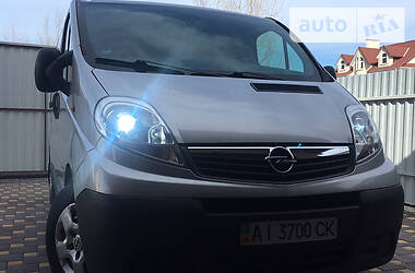 Вантажопасажирський фургон Opel Vivaro 2013 в Вишневому