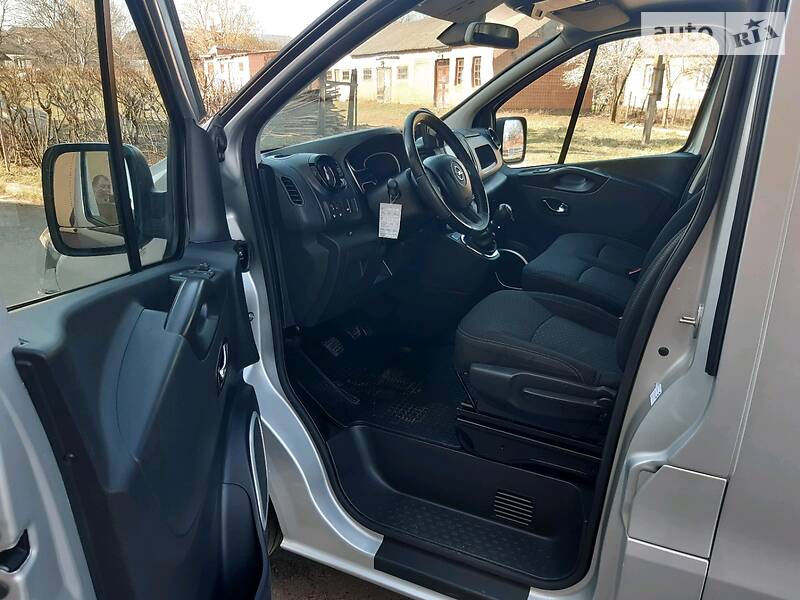 Вантажопасажирський фургон Opel Vivaro 2015 в Дубні фото 12 Вантажопасажирський фургон Opel Vivaro 2015 в Дубні