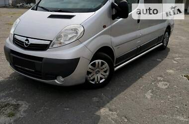 Вантажопасажирський фургон Opel Vivaro 2010 в 