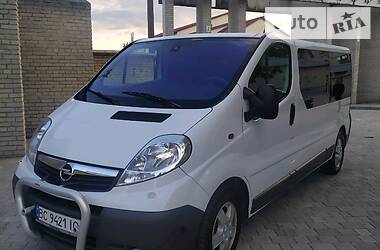 Вантажопасажирський фургон Opel Vivaro 2011 в 