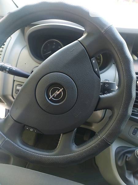 Грузопассажирский фургон Opel Vivaro 2011 в Львове
