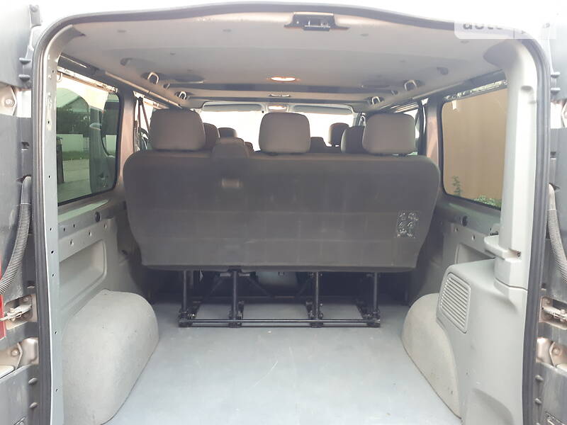 Мінівен Opel Vivaro 2011 в Косові