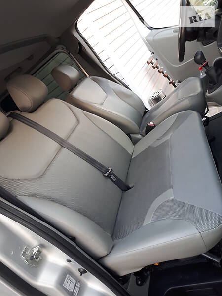 Мінівен Opel Vivaro 2011 в Косові