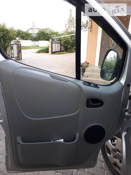 Мінівен Opel Vivaro 2011 в Косові