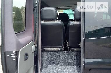 Вантажопасажирський фургон Opel Vivaro 2009 в 