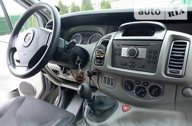 Вантажопасажирський фургон Opel Vivaro 2009 в 