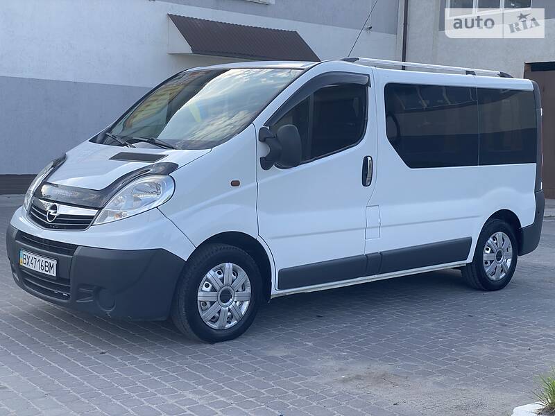 Вантажопасажирський фургон Opel Vivaro 2007 в Теофіполі