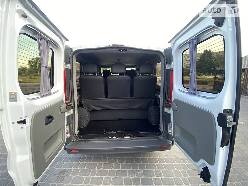 Вантажопасажирський фургон Opel Vivaro 2007 в Теофіполі