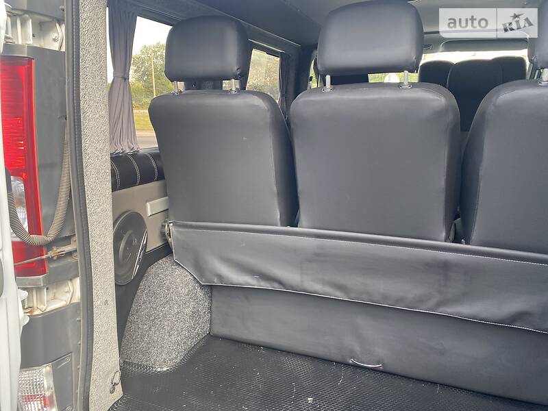 Вантажопасажирський фургон Opel Vivaro 2007 в Теофіполі