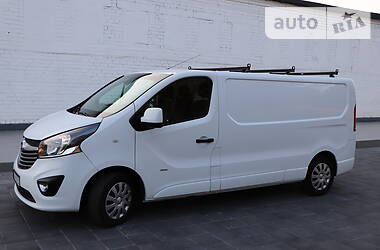 Вантажопасажирський фургон Opel Vivaro 2015 в 