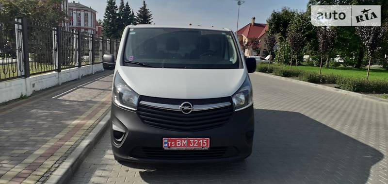 Вантажопасажирський фургон Opel Vivaro 2017 в Луцьку