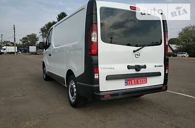 Грузопассажирский фургон Opel Vivaro 2016 в Бердичеве