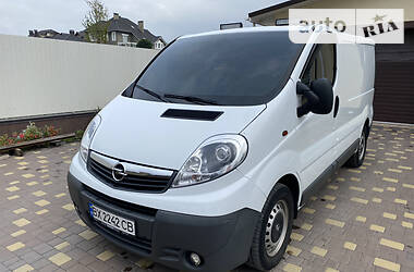 Грузопассажирский фургон Opel Vivaro 2013 в Хмельницком