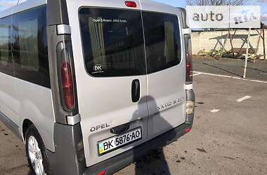 Вантажопасажирський фургон Opel Vivaro 2004 в Костопілі