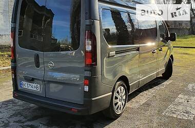 Универсал Opel Vivaro 2017 в Ровно