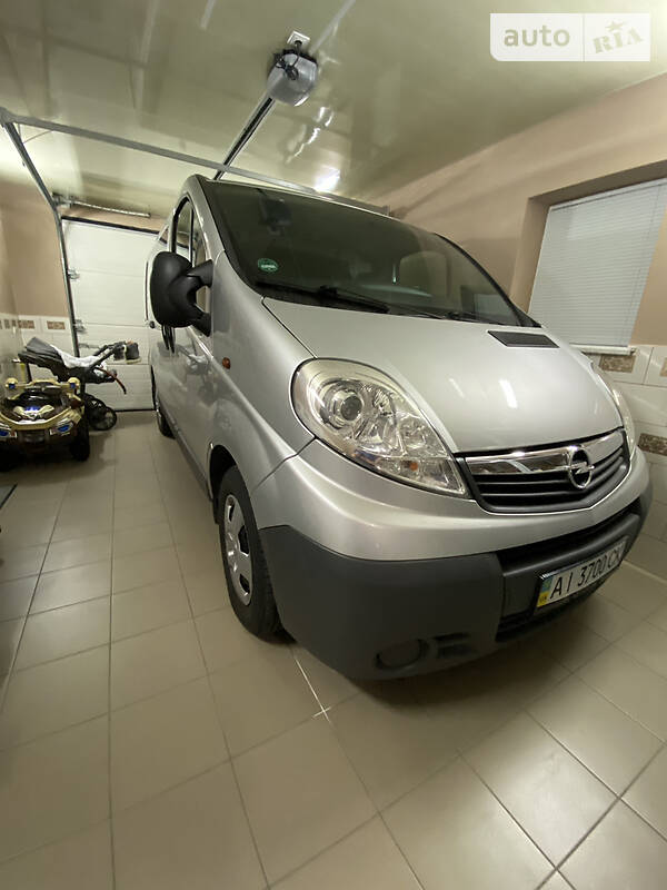 Вантажопасажирський фургон Opel Vivaro 2013 в Вишневому фото 2 Вантажопасажирський фургон Opel Vivaro 2013 в Вишневому