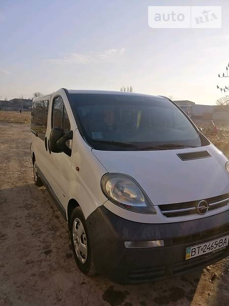 Минивэн Opel Vivaro 2004 в Геническе