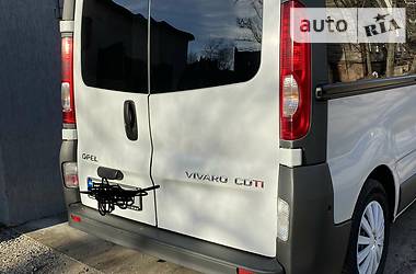 Седан Opel Vivaro 2013 в Харькове