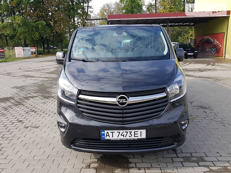 Минивэн Opel Vivaro 2017 в Ивано-Франковске