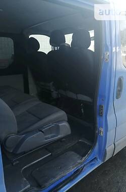 Вантажопасажирський фургон Opel Vivaro 2011 в Сумах