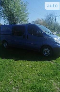 Вантажопасажирський фургон Opel Vivaro 2011 в Сумах