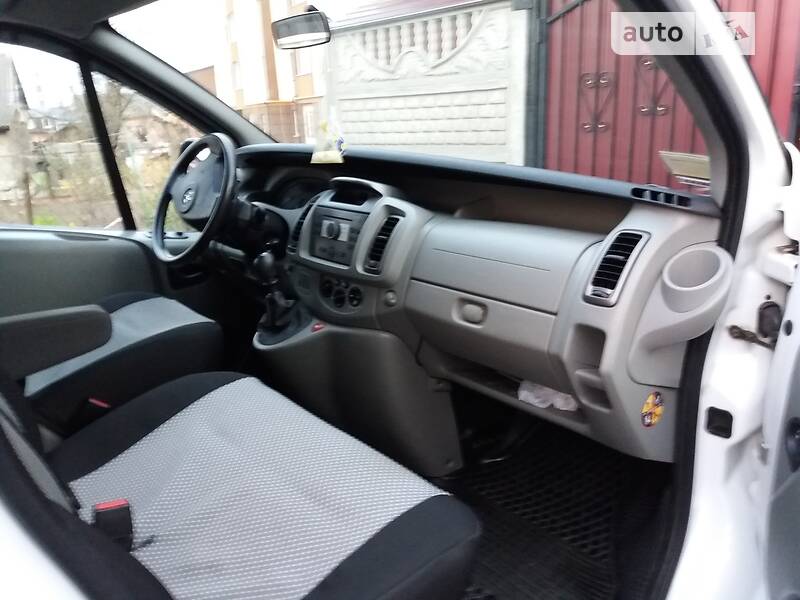 Мінівен Opel Vivaro 2010 в Рівному