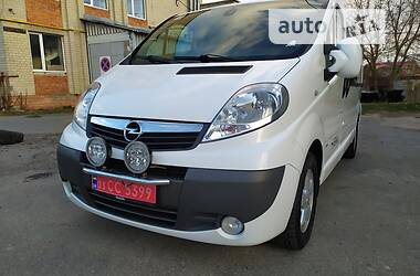 Вантажний фургон Opel Vivaro 2013 в Рівному