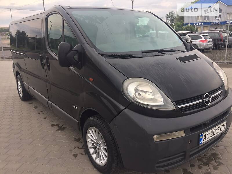 Мінівен Opel Vivaro 2003 в Нововолинську