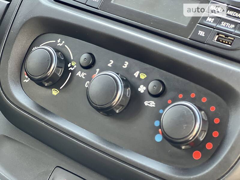 Мінівен Opel Vivaro 2016 в Тернополі