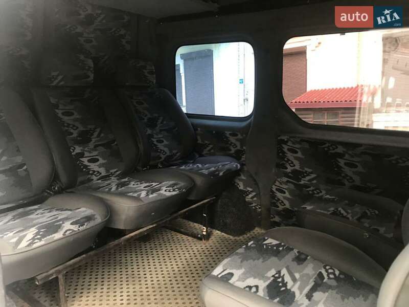 Минивэн Opel Vivaro 2003 в Ивано-Франковске