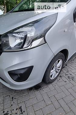 Мінівен Opel Vivaro 2015 в Чернівцях