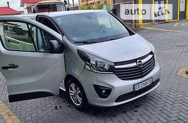 Мінівен Opel Vivaro 2015 в Чернівцях