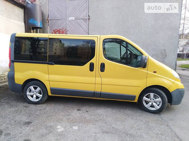 Минивэн Opel Vivaro 2007 в Ивано-Франковске