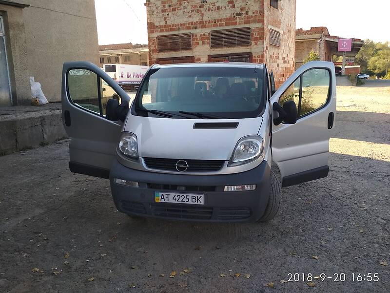 Минивэн Opel Vivaro 2006 в Косове