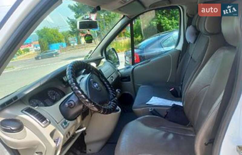 Минивэн Opel Vivaro 2009 в Ивано-Франковске