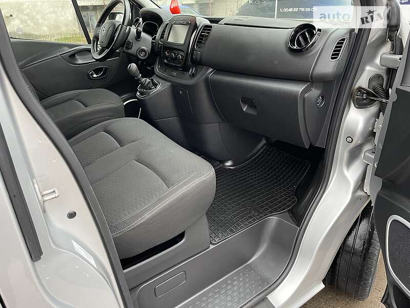 Мінівен Opel Vivaro 2017 в Києві