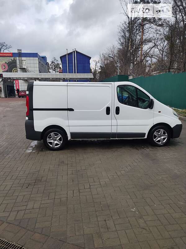Грузовой фургон Opel Vivaro 2011 в Киеве