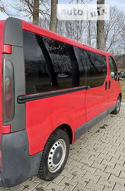 Мінівен Opel Vivaro 2002 в Чернівцях