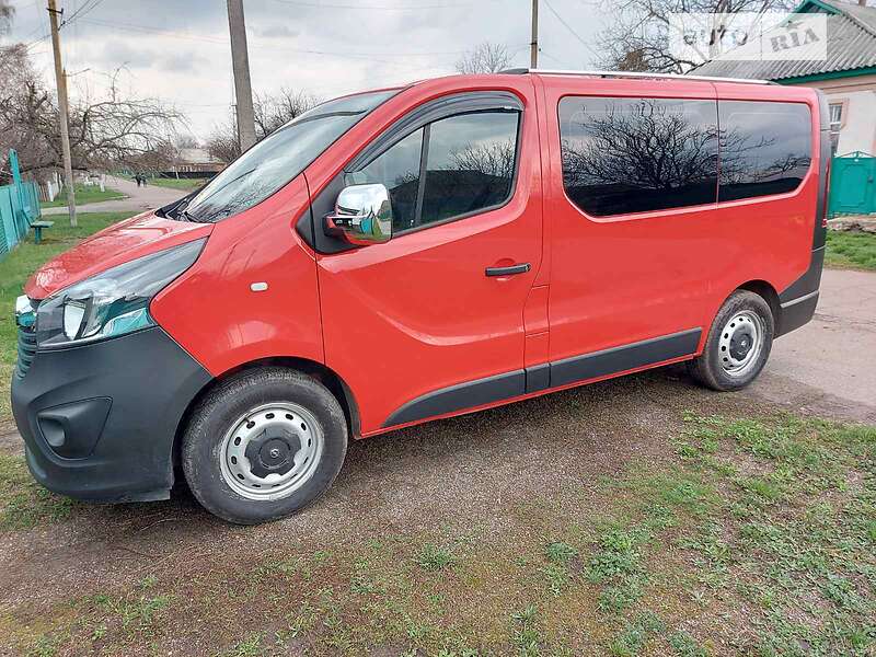 Мінівен Opel Vivaro 2017 в Кропивницькому