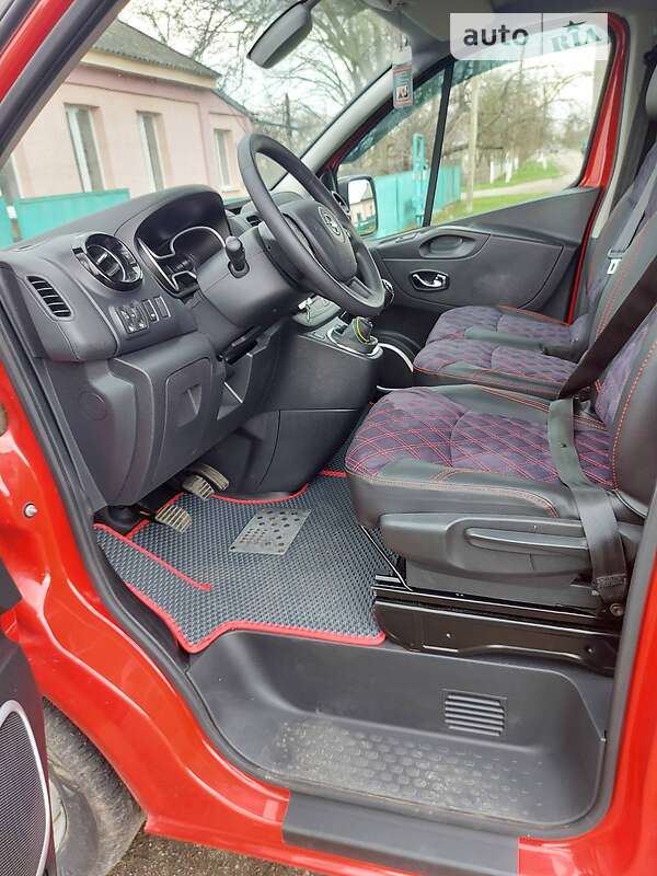 Мінівен Opel Vivaro 2017 в Кропивницькому