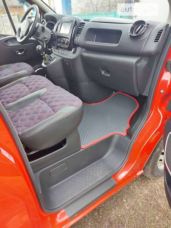 Мінівен Opel Vivaro 2017 в Кропивницькому