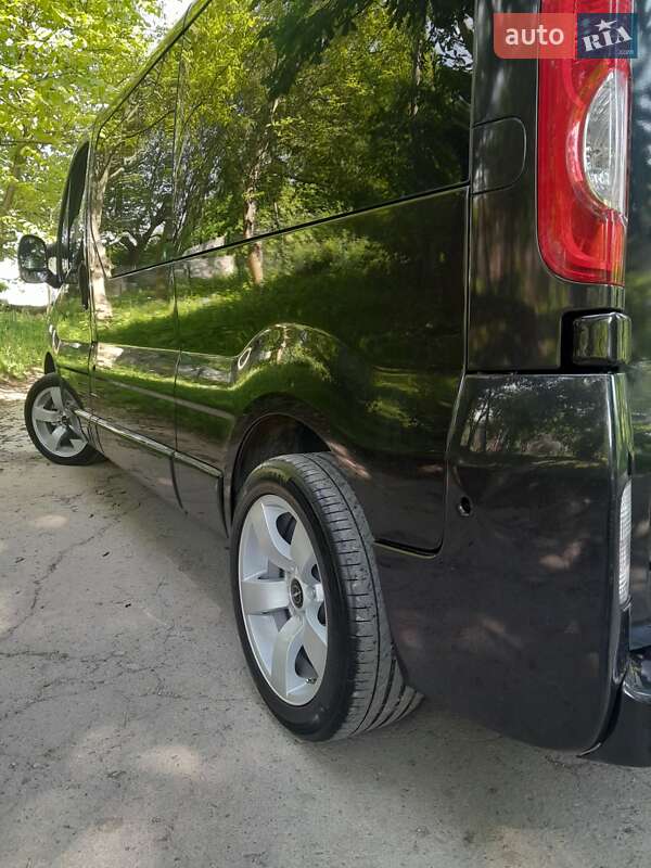 Минивэн Opel Vivaro 2007 в Городенке