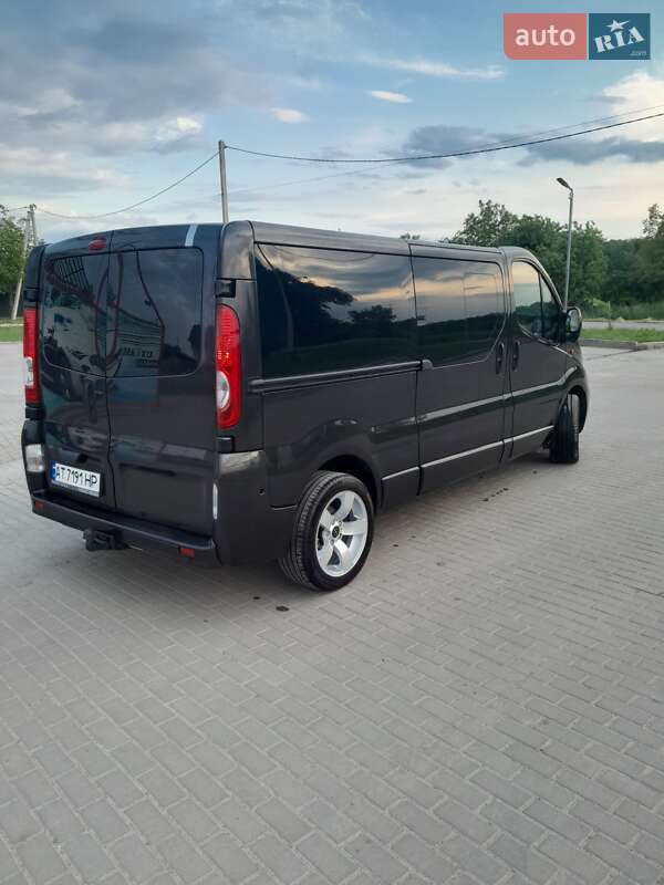 Минивэн Opel Vivaro 2007 в Городенке
