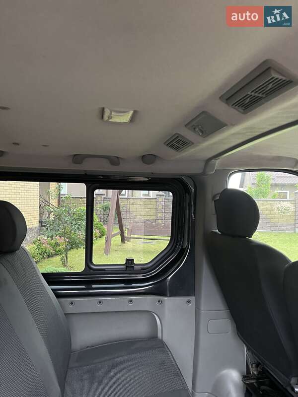 Мінівен Opel Vivaro 2013 в Луцьку